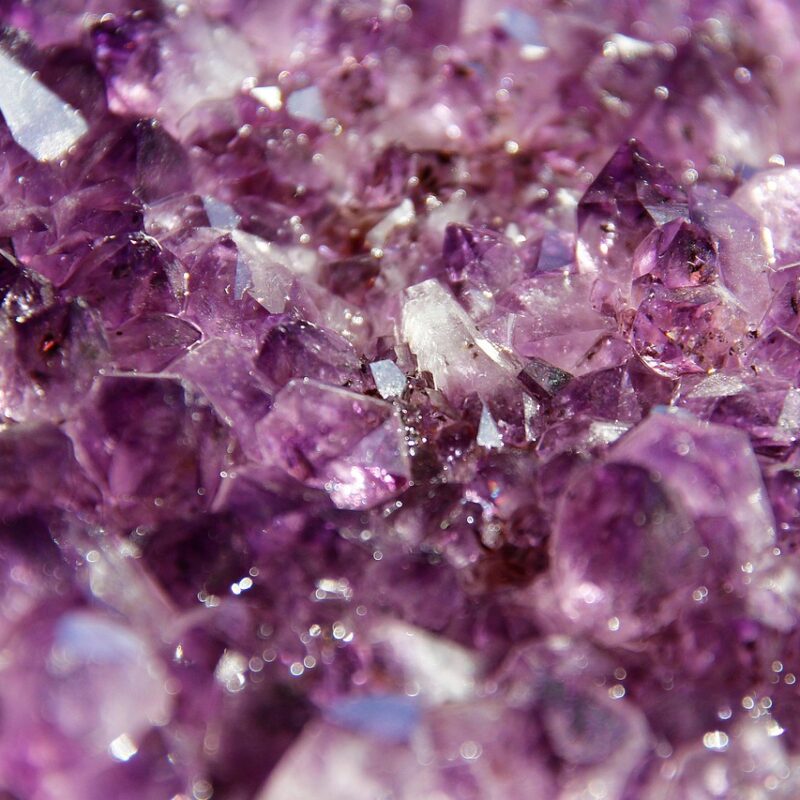 Imagen relacionada con Cristales y energía: cuáles usar en 2025 para proteger tu aura