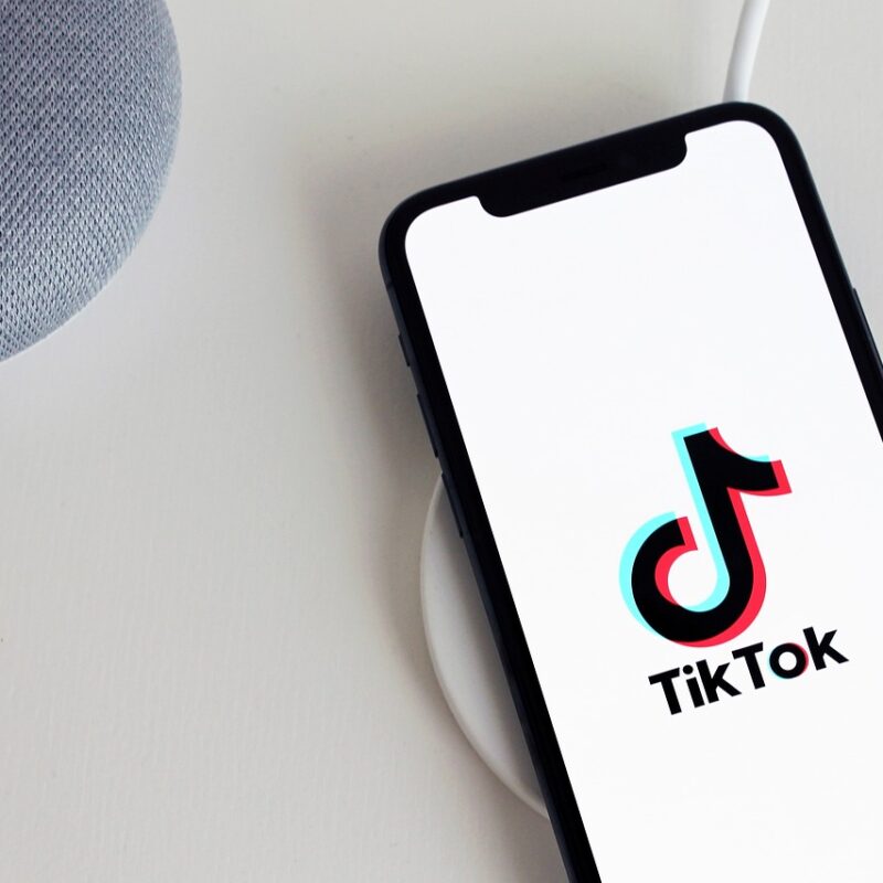 Imagen relacionada con Del altar a TikTok: rituales, hechizos y espiritualidad juvenil en tendencia
