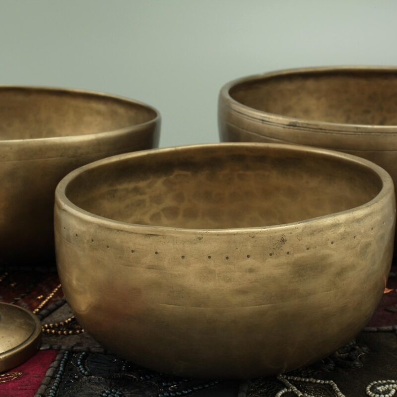 Imagen relacionada con El Sonido como Terapia: El Creciente Interés en los Baños de Sonido y los Cuencos Tibetanos para la Sanación